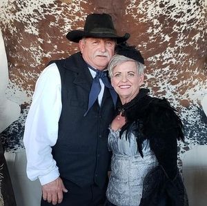 Meet your Posher, Debi